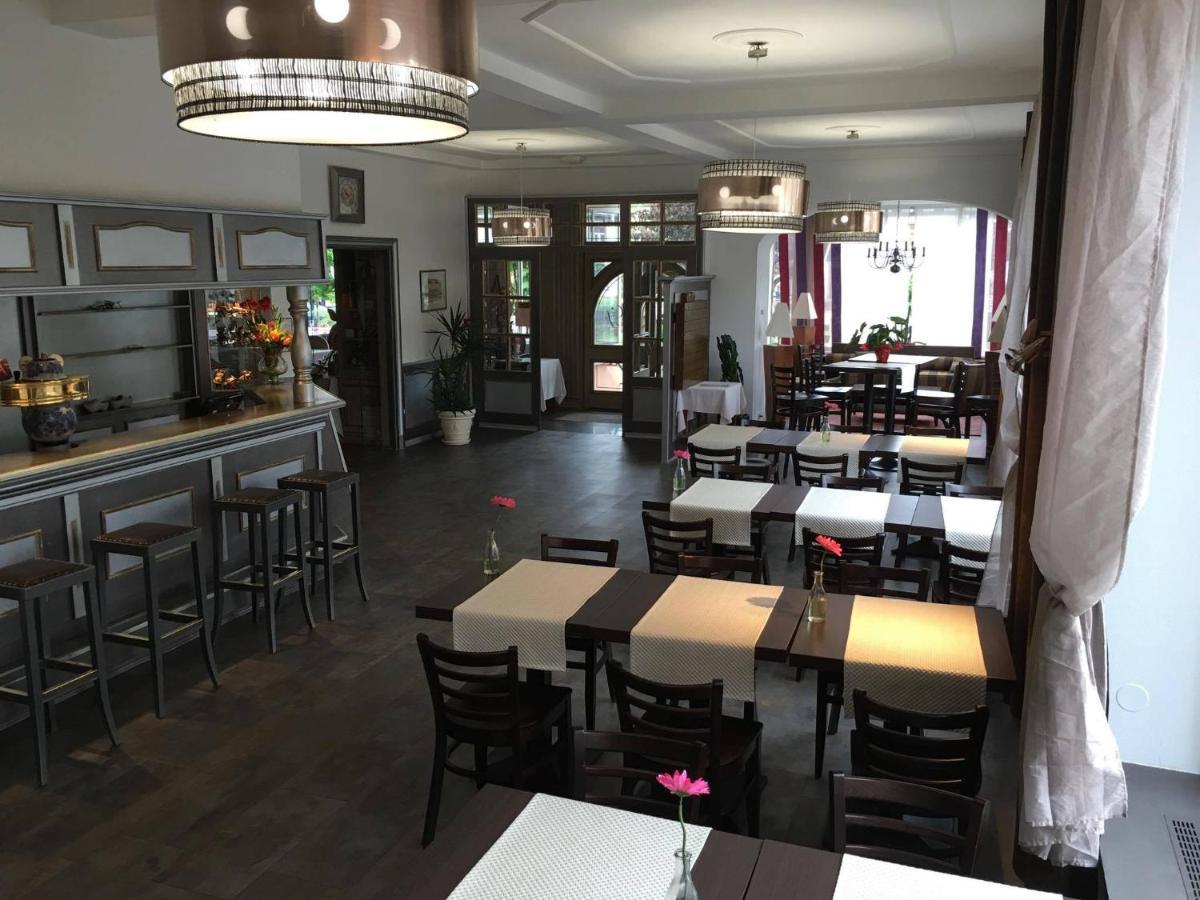Hotel Restaurant Le Bristol 니더브룬레벵즈 외부 사진